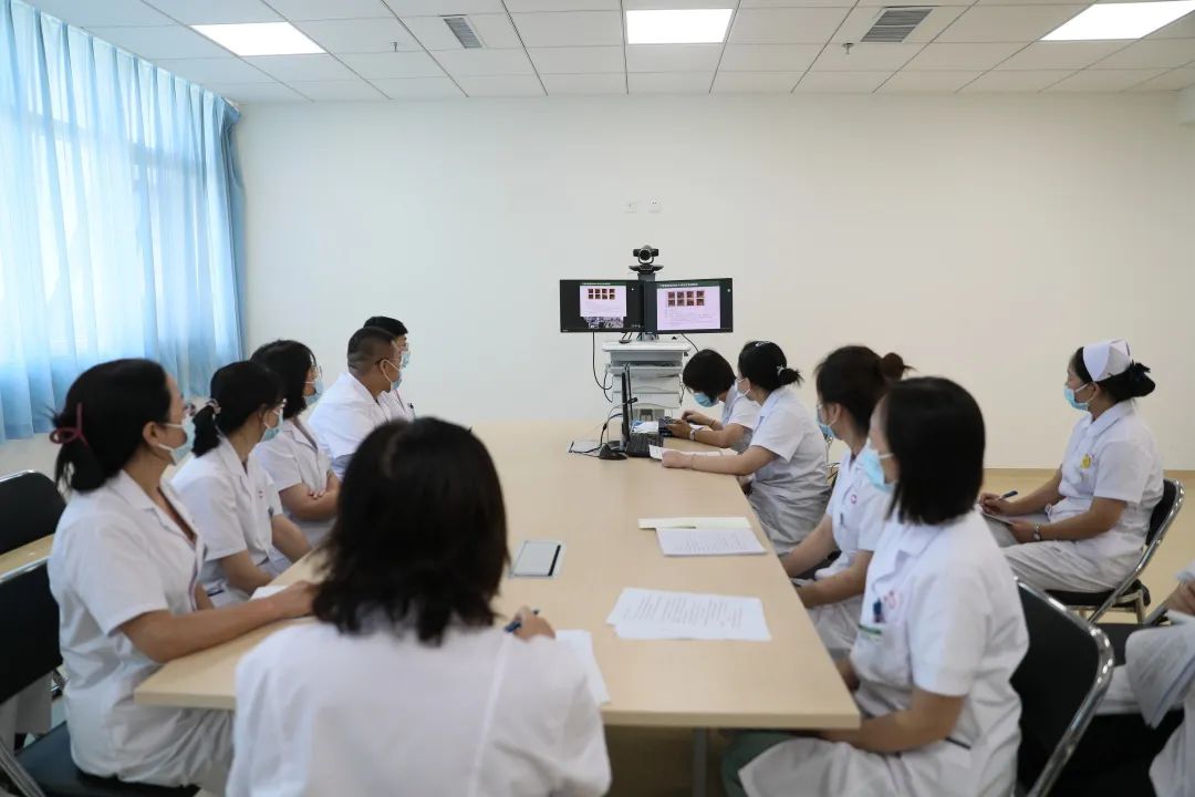 全省首家！中國醫(yī)科大學(xué)附屬第一醫(yī)院專家來“查房”，家門口享國內(nèi)優(yōu)質(zhì)醫(yī)療資源！(圖1)